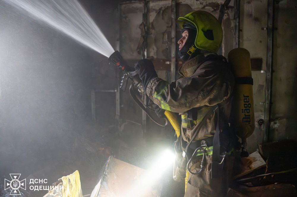 В Одессе произошел пожар в многоэтажном доме, однако спасатели быстро справились с ситуацией.