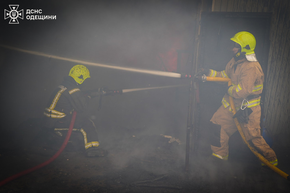 В Пересыпском районе Одессы произошел пожар в производственном здании, однако благодаря слаженным действиям спасателей удалось избежать пострадавших.