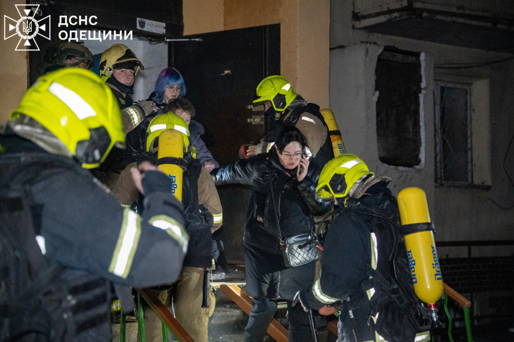 В Одессе произошла новая атака дронов, в результате которой пострадали жилые дома и инфраструктура.