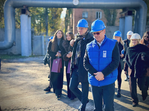 2557 image for slide