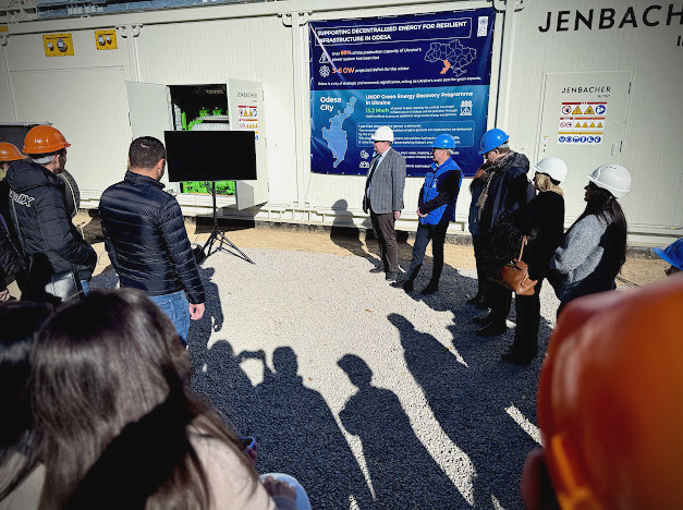 2562 image for slide